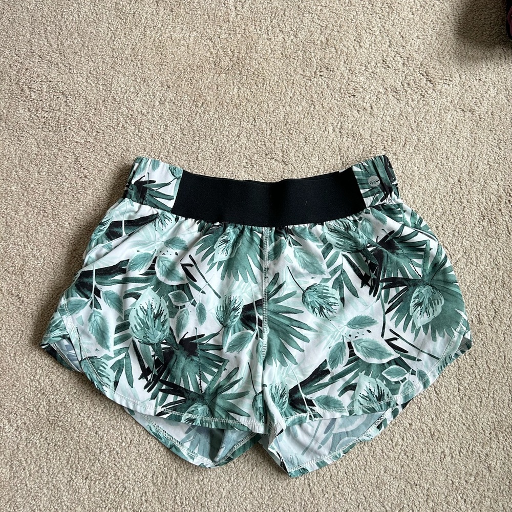 Senita Prize shorts in Palm